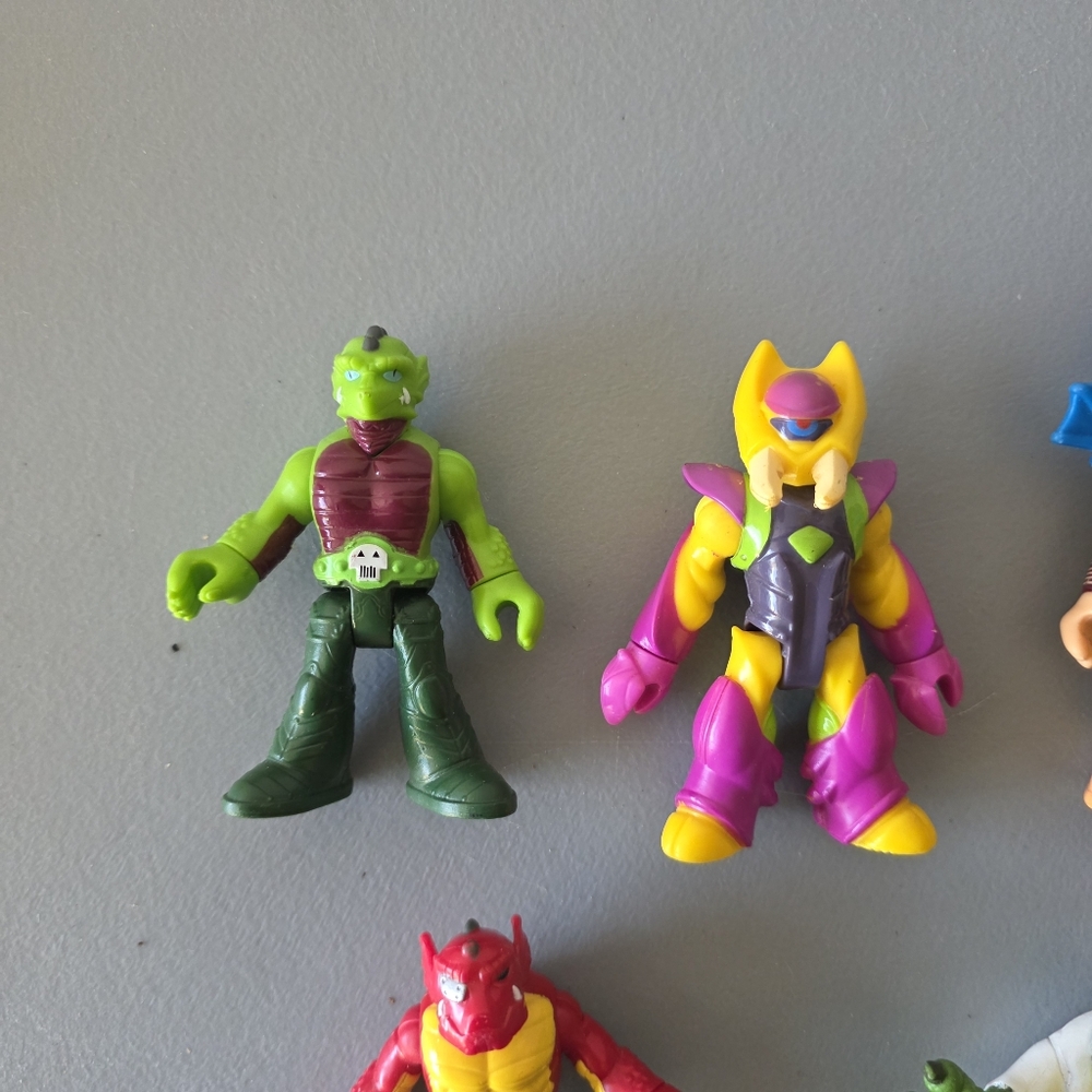 Imaginext/Hero Squad Fisher-Price/Hasbro Mixed Lot of 5 - Castle, Space, Marvel - Picture 3 of 5